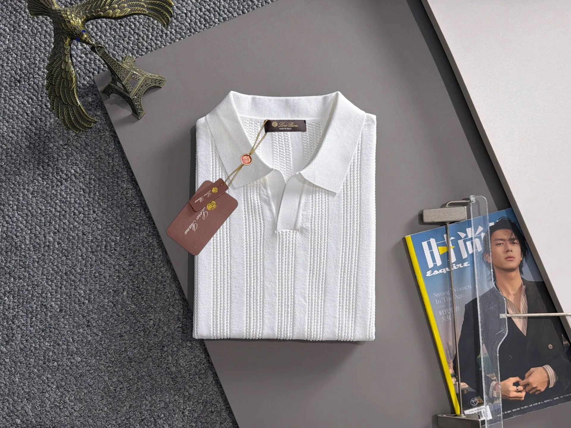 LP high quality Loro Piana 26ss New Arrival men's short-sleeved T-shirt. Made of combed cotton yarn knitted cotton fabric, no pressure when entering and exiting the counter. Exclusive control of raw materials. It feels substantial when weighed, and the upper body is more textured than ordinary T-shirts. This texture can handle the weather easily and is suitable for both hot and cold! Loose fit design, looks noble. The only correct version is available Size: M to 3XL